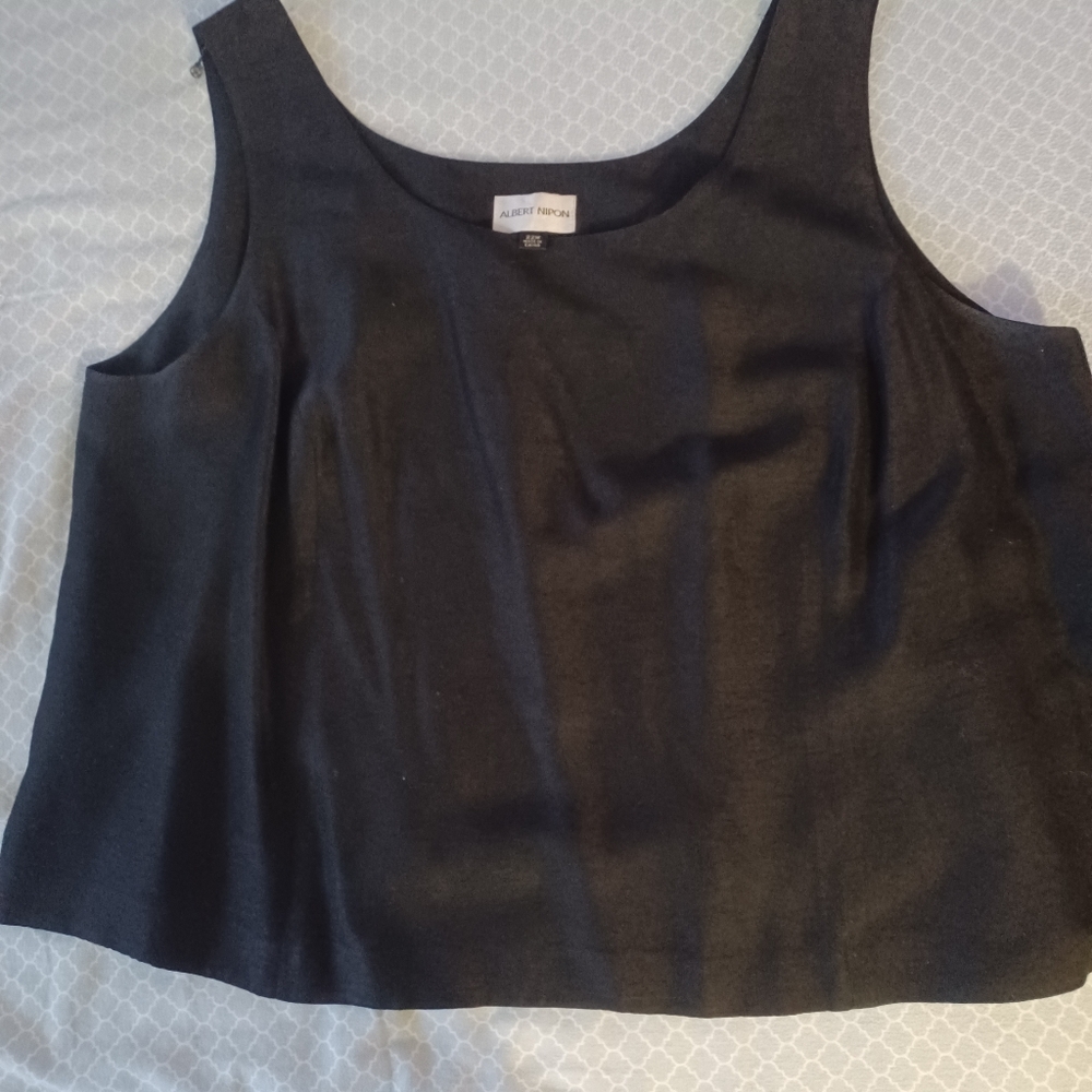 Albert Nipon Black Crepe Shell Top 22W Sleeveless